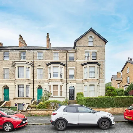 Host & - Trinity Road Apartment *