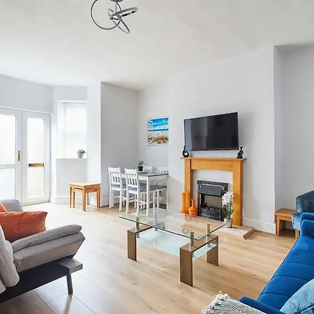 Host & - Trinity Road Apartment *